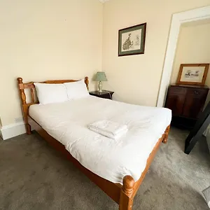  Apartment Convenient 3br Flat On Leith Walk